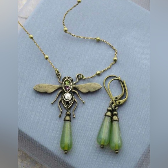 3pcs Dragonfly Pendant Necklace & Earrings Set green stone new - Picture 1 of 6